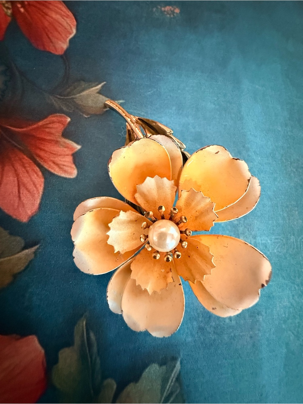 Vintage Floral Pearl Center Brooch — Peach Flower Accent